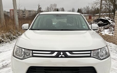 Mitsubishi Outlander III рестайлинг 3, 2013 год, 1 350 000 рублей, 8 фотография