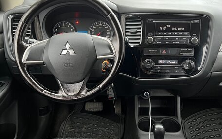 Mitsubishi Outlander III рестайлинг 3, 2013 год, 1 350 000 рублей, 19 фотография