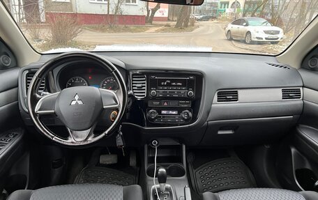 Mitsubishi Outlander III рестайлинг 3, 2013 год, 1 350 000 рублей, 18 фотография