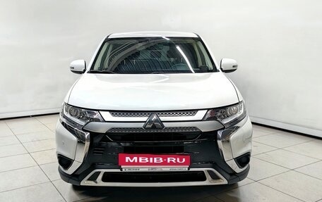 Mitsubishi Outlander III рестайлинг 3, 2020 год, 2 298 000 рублей, 3 фотография