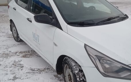 Hyundai Solaris II рестайлинг, 2015 год, 580 000 рублей, 8 фотография