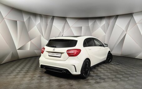 Mercedes-Benz A-Класс, 2015 год, 1 355 000 рублей, 2 фотография