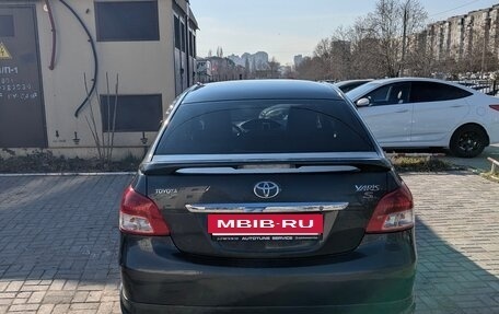 Toyota Yaris III рестайлинг, 2007 год, 650 000 рублей, 2 фотография