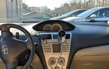 Toyota Yaris III рестайлинг, 2007 год, 650 000 рублей, 9 фотография