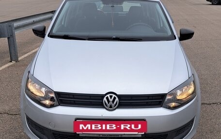 Volkswagen Polo VI (EU Market), 2010 год, 910 000 рублей, 2 фотография