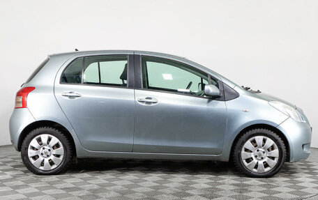 Toyota Yaris III рестайлинг, 2007 год, 726 933 рублей, 4 фотография