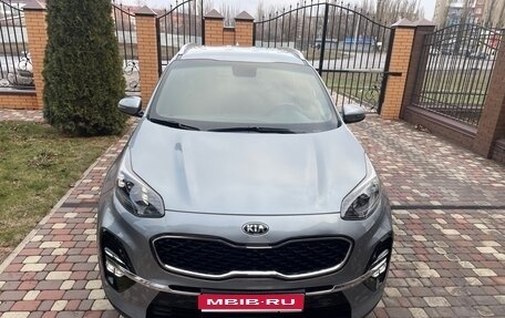 KIA Sportage IV рестайлинг, 2019 год, 2 390 000 рублей, 1 фотография