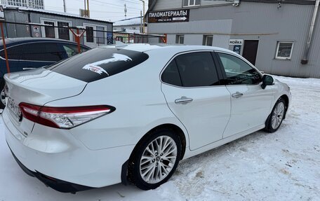 Toyota Camry, 2019 год, 2 600 000 рублей, 8 фотография