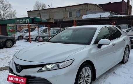 Toyota Camry, 2019 год, 2 600 000 рублей, 10 фотография