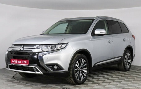 Mitsubishi Outlander III рестайлинг 3, 2019 год, 2 277 000 рублей, 1 фотография