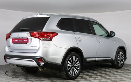 Mitsubishi Outlander III рестайлинг 3, 2019 год, 2 277 000 рублей, 5 фотография