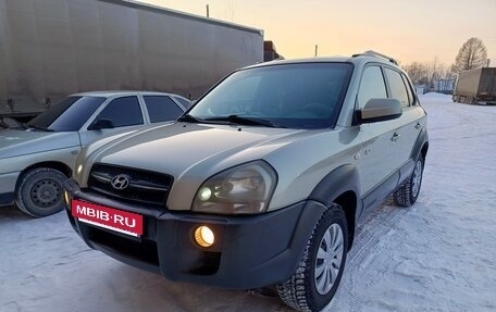 Hyundai Tucson III, 2005 год, 880 000 рублей, 3 фотография