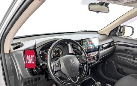 Mitsubishi Outlander III рестайлинг 3, 2019 год, 2 265 000 рублей, 16 фотография