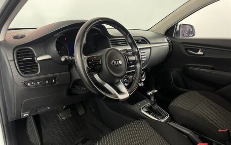 KIA Rio IV, 2018 год, 1 075 000 рублей, 11 фотография