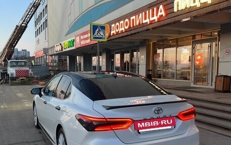 Toyota Camry, 2020 год, 3 850 000 рублей, 4 фотография