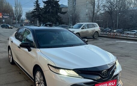 Toyota Camry, 2020 год, 3 850 000 рублей, 8 фотография