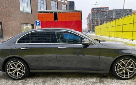 Mercedes-Benz E-Класс, 2020 год, 5 350 000 рублей, 8 фотография