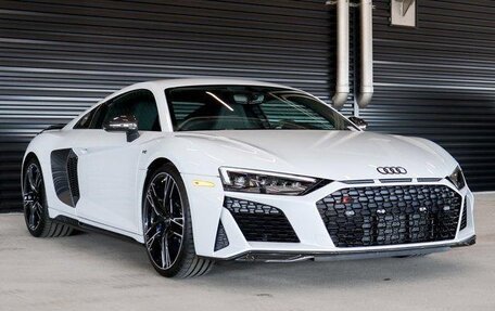Audi R8, 2023 год, 28 612 000 рублей, 1 фотография