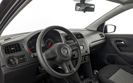 Volkswagen Polo VI (EU Market), 2015 год, 1 100 000 рублей, 15 фотография