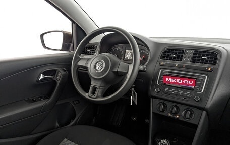 Volkswagen Polo VI (EU Market), 2015 год, 1 100 000 рублей, 25 фотография