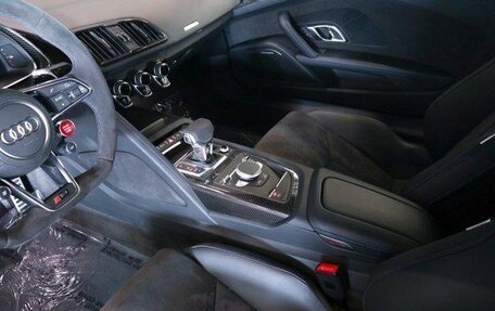 Audi R8, 2023 год, 28 612 000 рублей, 16 фотография