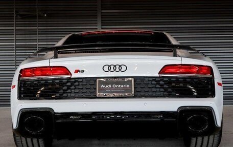 Audi R8, 2023 год, 28 612 000 рублей, 6 фотография