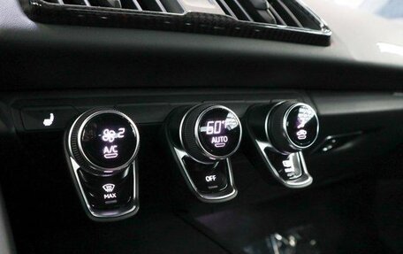 Audi R8, 2023 год, 28 612 000 рублей, 18 фотография
