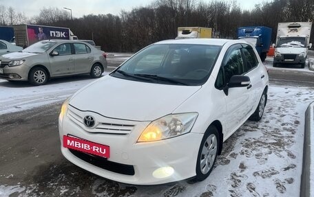 Toyota Auris II, 2010 год, 925 000 рублей, 2 фотография