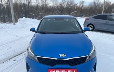 KIA Rio IV, 2020 год, 1 630 000 рублей, 2 фотография