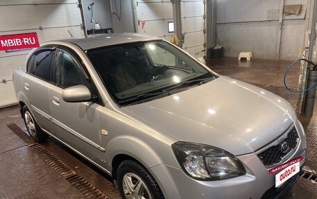 KIA Rio II, 2011 год, 650 000 рублей, 3 фотография