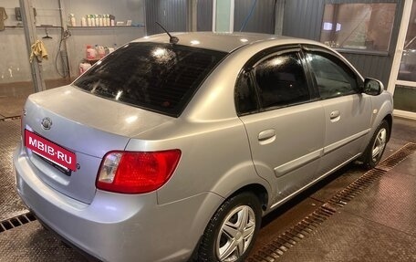 KIA Rio II, 2011 год, 650 000 рублей, 4 фотография