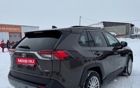 Toyota RAV4, 2019 год, 4 100 000 рублей, 7 фотография