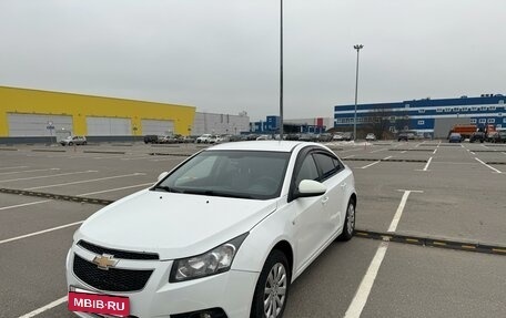 Chevrolet Cruze II, 2011 год, 680 000 рублей, 2 фотография