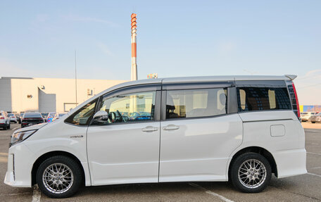 Toyota Noah III, 2019 год, 2 315 000 рублей, 8 фотография