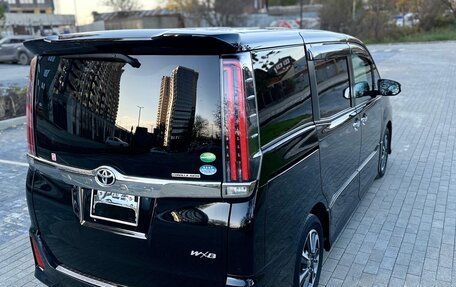 Toyota Noah III, 2020 год, 3 100 000 рублей, 5 фотография