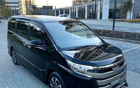 Toyota Noah III, 2020 год, 3 100 000 рублей, 4 фотография