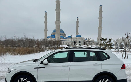 Volkswagen Tiguan II, 2022 год, 3 100 000 рублей, 5 фотография