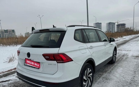 Volkswagen Tiguan II, 2022 год, 3 100 000 рублей, 4 фотография