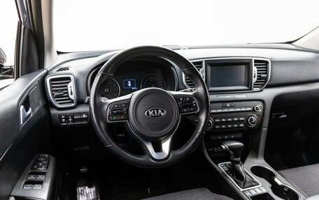 KIA Sportage IV рестайлинг, 2018 год, 2 398 000 рублей, 31 фотография