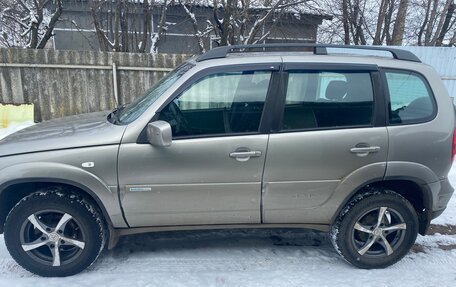 Chevrolet Niva I рестайлинг, 2011 год, 520 000 рублей, 3 фотография