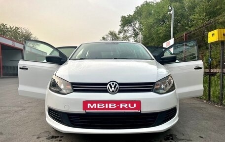 Volkswagen Polo VI (EU Market), 2013 год, 890 000 рублей, 2 фотография