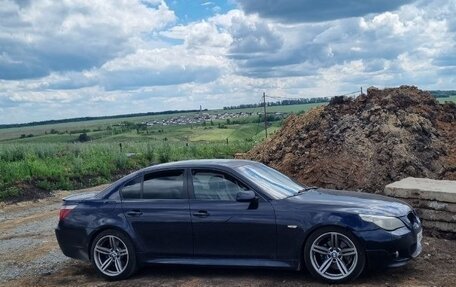 BMW 5 серия, 2004 год, 1 090 000 рублей, 3 фотография