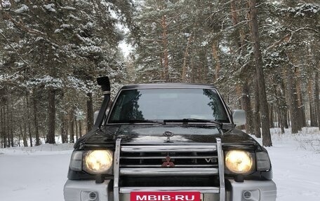 Mitsubishi Pajero III рестайлинг, 1998 год, 695 000 рублей, 21 фотография