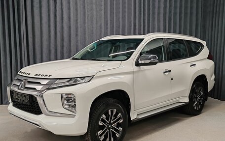 Mitsubishi Montero Sport, 2023 год, 5 800 000 рублей, 3 фотография