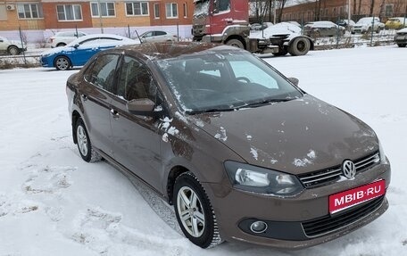 Volkswagen Polo VI (EU Market), 2015 год, 900 000 рублей, 1 фотография