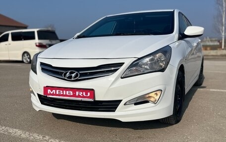 Hyundai Solaris II рестайлинг, 2015 год, 850 000 рублей, 2 фотография