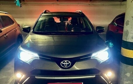 Toyota RAV4, 2018 год, 2 800 000 рублей, 1 фотография