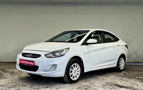 Hyundai Solaris II рестайлинг, 2011 год, 700 000 рублей, 1 фотография