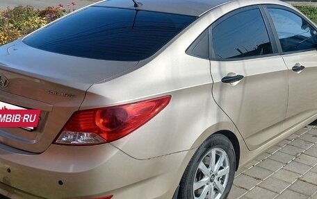 Hyundai Solaris II рестайлинг, 2011 год, 695 000 рублей, 5 фотография