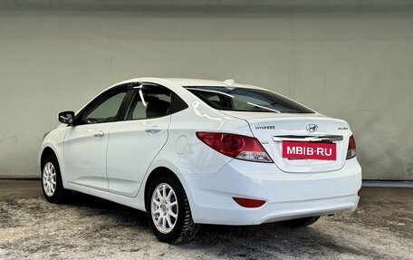 Hyundai Solaris II рестайлинг, 2011 год, 700 000 рублей, 6 фотография